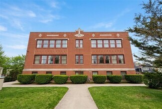 366 Main St in Warren, RI - Building Photo - Building Photo