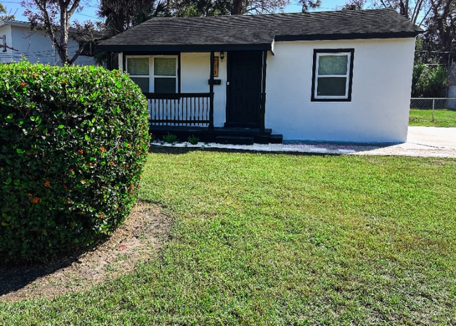 property at 720 East Harbor Dr S