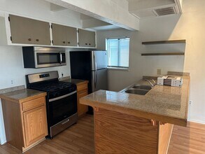 1316 Chestnut St in Paso Robles, CA - Building Photo - Building Photo