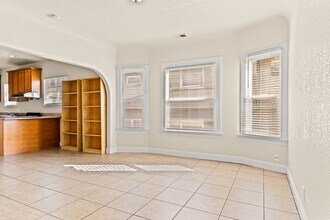 518 W MacArthur Blvd in Oakland, CA - Building Photo - Building Photo