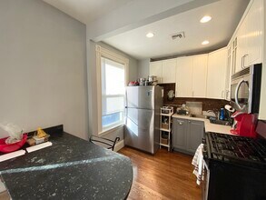 43 Hillside St, Unit 2 in Boston, MA - Building Photo - Building Photo