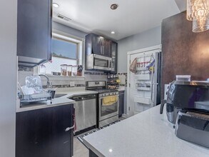5717 N Kimball Ave in Chicago, IL - Building Photo - Building Photo