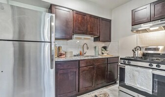 Creekside Apartments in Bensalem, PA - Building Photo