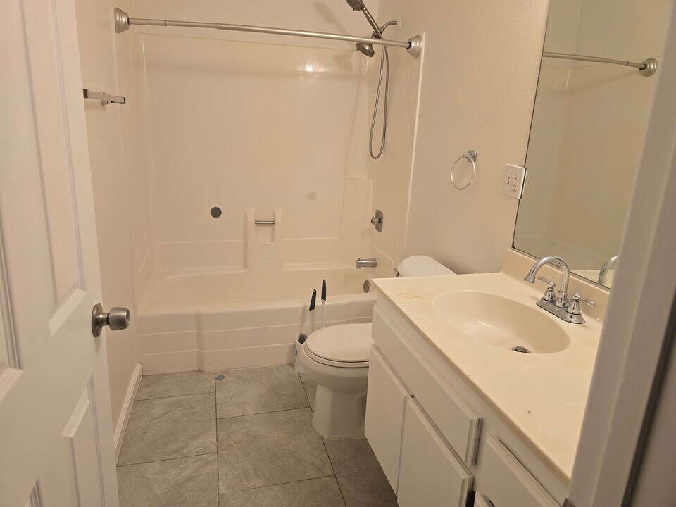 56280 Buena Vista Dr in Yucca Valley, CA - Building Photo