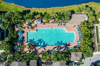 880 Millbrae Ct in West Palm Beach, FL - Foto de edificio - Building Photo