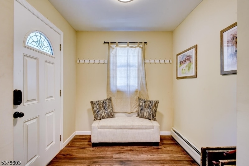 605 County Rd 565 in Frankford, NJ - Building Photo