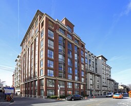 Phoebe on Queen in Toronto, ON - Building Photo