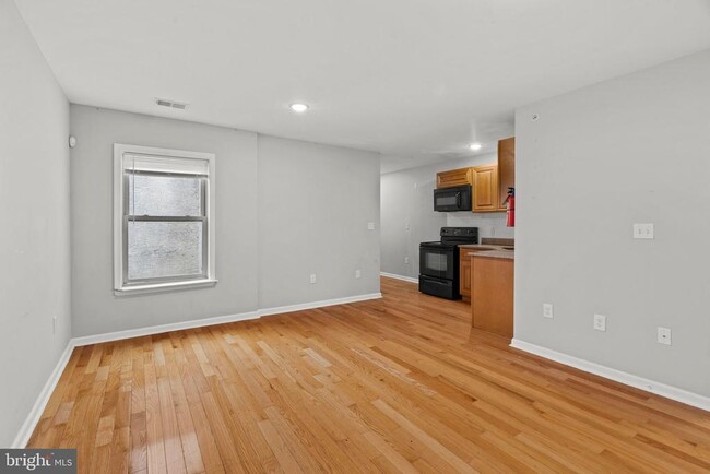1709 Cecil B. Moore Ave in Philadelphia, PA - Building Photo - Building Photo