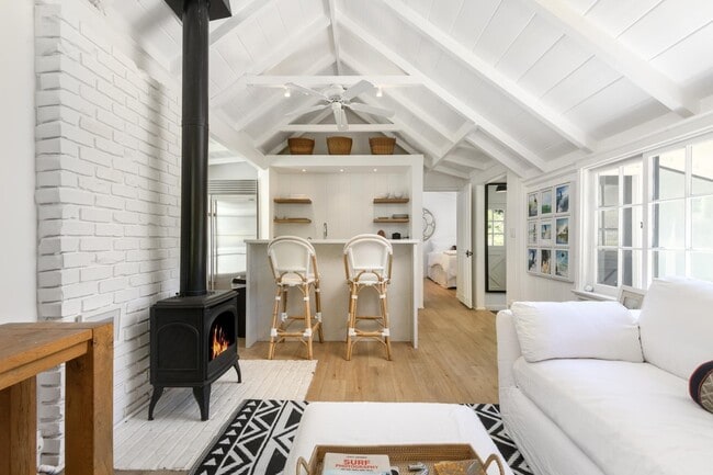 539 Periwinkle Ln in Montecito, CA - Building Photo - Building Photo