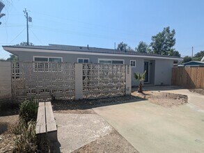 233 Ramona Ct in Claremont, CA - Building Photo - Building Photo
