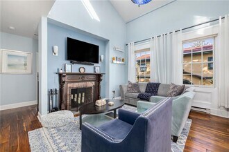 75 Pelham St in Newport, RI - Building Photo - Building Photo