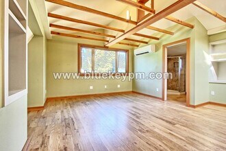 706 W 17th St in Vancouver, WA - Foto de edificio - Building Photo