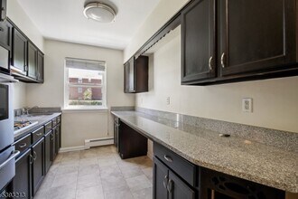 300 Claremont Ave in Verona, NJ - Building Photo - Building Photo