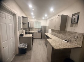 241 NW 34th Terrace, Unit 1 in Miami, FL - Building Photo