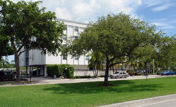 The Chart House Apartments in Miami, FL - Building Photo - Building Photo