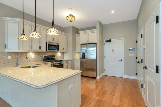 property at 10 Wall St