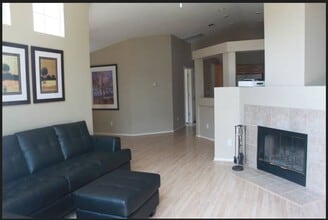 10724 Wallace Ln in Dublin, CA - Building Photo - Building Photo