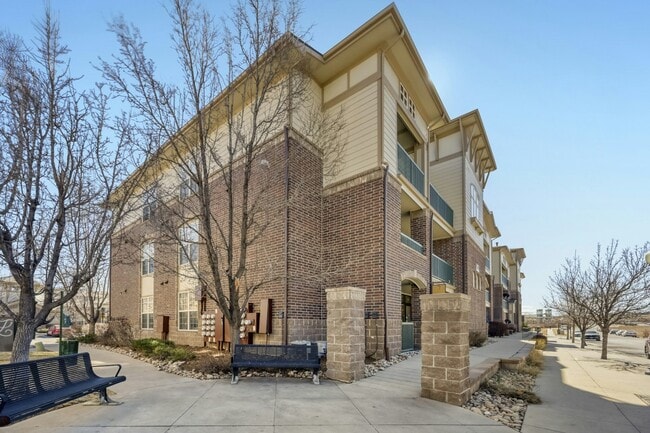 3872 S Dallas St in Aurora, CO - Foto de edificio - Building Photo