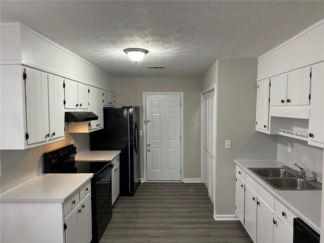 2599 Shore Wood Ct NE in Conyers, GA - Building Photo - Building Photo