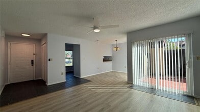 555 Hunter Cir in Kissimmee, FL - Building Photo - Building Photo