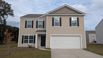 112 Painted Lady Lp in Savannah, GA - Building Photo