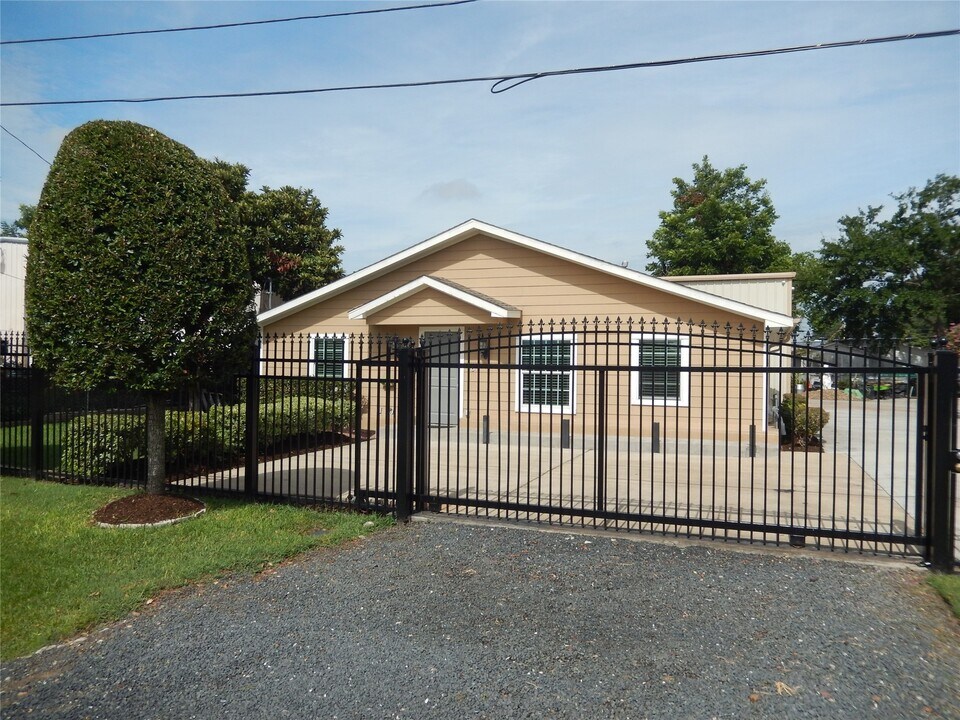 3802 Osage St in Houston, TX - Building Photo