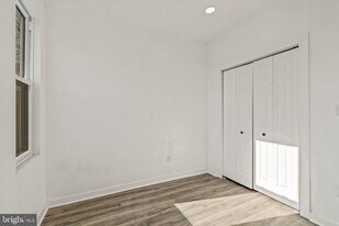 1332 W Toronto St in Philadelphia, PA - Building Photo