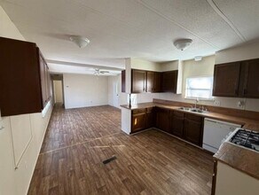 512 Elm St in Paradise, TX - Building Photo - Building Photo