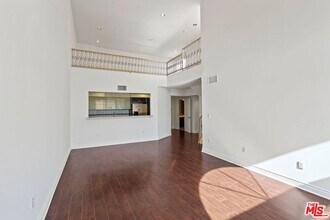 11346 Iowa Ave in Los Angeles, CA - Building Photo - Building Photo