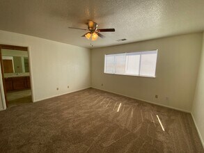 1014 Santa Barbara St in Los Banos, CA - Building Photo - Building Photo