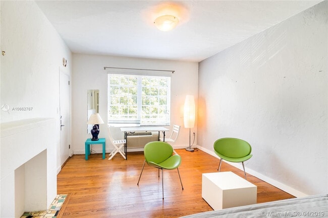 741 15th St in Miami Beach, FL - Building Photo - Building Photo