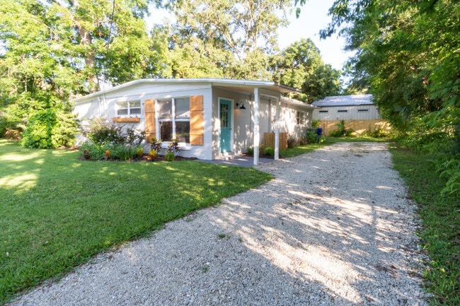 property at 243 Ravenswood Dr