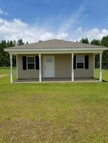 261 Gordon Rd in Lucedale, MS - Building Photo