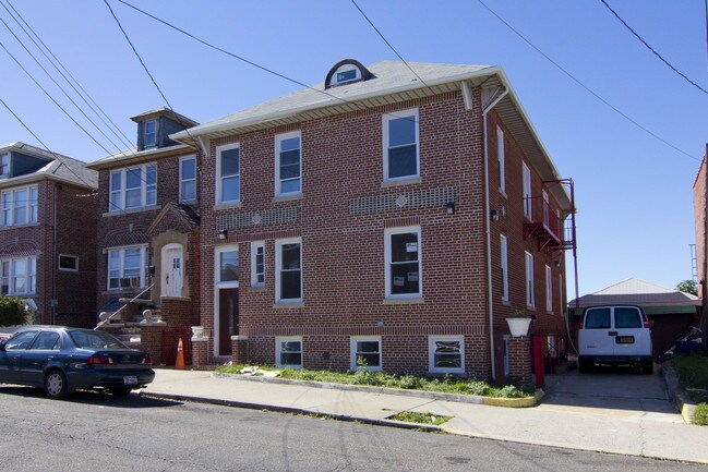 1727 Fowler Ave in Bronx, NY - Foto de edificio - Building Photo