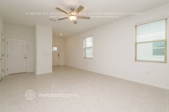 8298 Crescent Oaks Dr in New Port Richey, FL - Building Photo - Building Photo