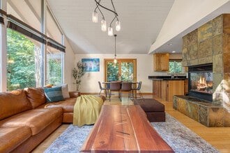 16441 SE 42nd Pl, Unit SI ID1324817P in Bellevue, WA - Foto de edificio - Building Photo