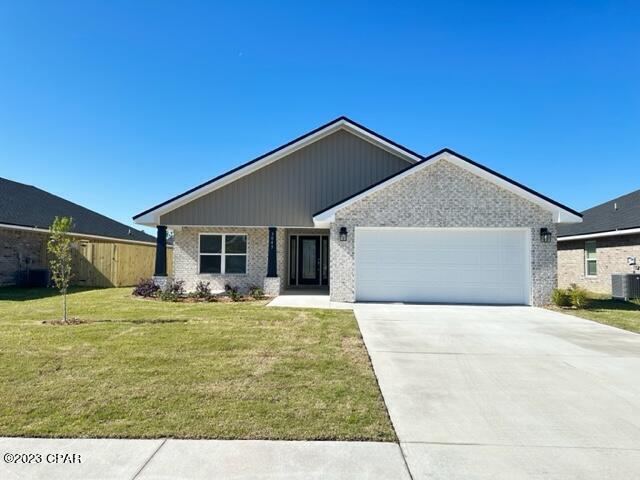 3843 Heartwood St in Callaway, FL - Foto de edificio