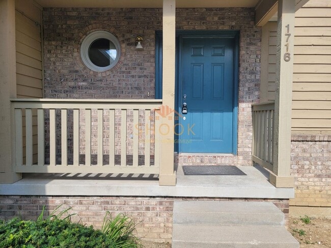 Large 3 BR Townhome/Condo - Available mid June in West Lafayette, IN - Building Photo - Building Photo