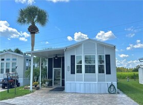 4637 W Palm Dr in Bowling Green, FL - Building Photo