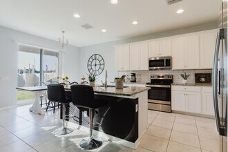 3047 Adams Cross Dr in Zephyrhills, FL - Building Photo - Building Photo