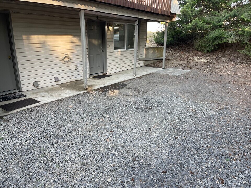 1010 Lincoln St, Unit 4 in Colton, WA - Foto de edificio