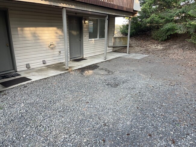 1010 Lincoln St, Unit 4