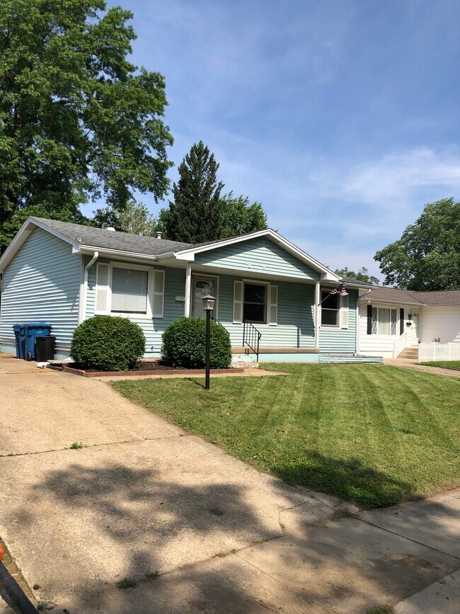 1919 Fairmont Dr Rentals in Springfield, IL