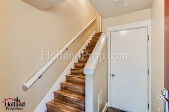 2077 NE 50th Way in Hillsboro, OR - Building Photo - Building Photo