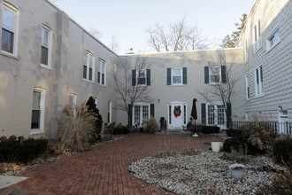 Monroe Apartments in Valparaiso, IN - Building Photo - Building Photo