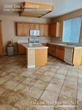 3260 San Salvador St in West Sacramento, CA - Building Photo - Building Photo