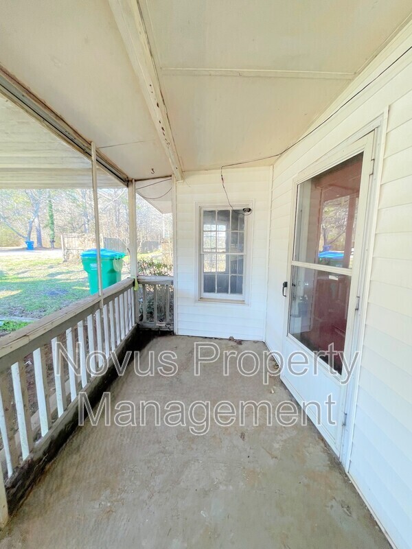 135 Love St in Austell, GA - Building Photo - Building Photo