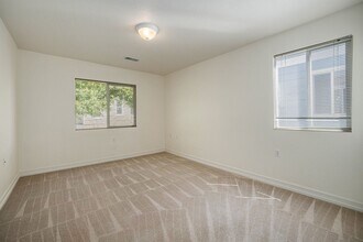 5853 Ceylon St in Denver, CO - Building Photo - Building Photo