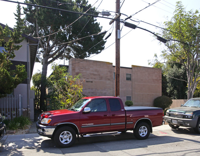 391 Curtner Ave in Palo Alto, CA - Foto de edificio - Building Photo