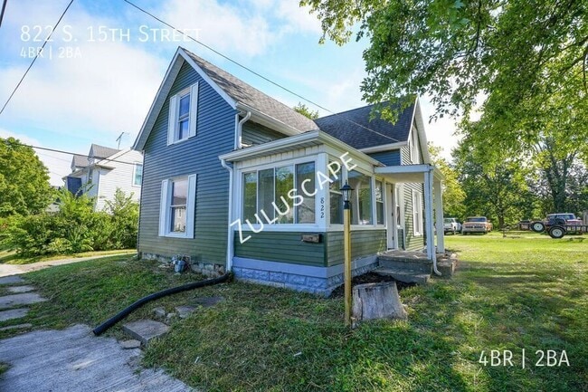 property at 822 S 15th St